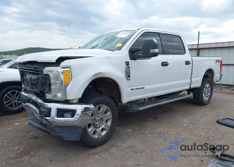 2017 Ford F250 Super Duty z USA, uszkodzony, nr VIN 1FT7W2BT3HEC67258